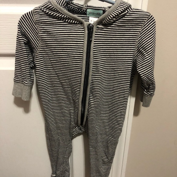 Lilly + Sid bodysuit with hood size 6-12 months - Picture 2 of 6
